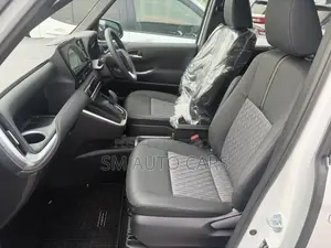 Toyota Noah Hybrid SZ Pearl New 2026
