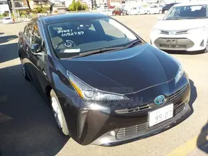 Toyota Prius S Led 2019