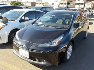 Toyota Prius S Led 2019