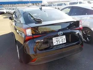 Toyota Prius S Led 2019