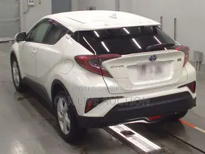 Toyota C-HR Hybrid S 2021