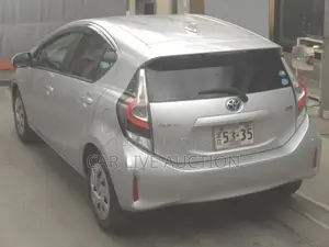 টয়োটা অ্যাকুয়া হাইব্রিড এক্স ২০২১