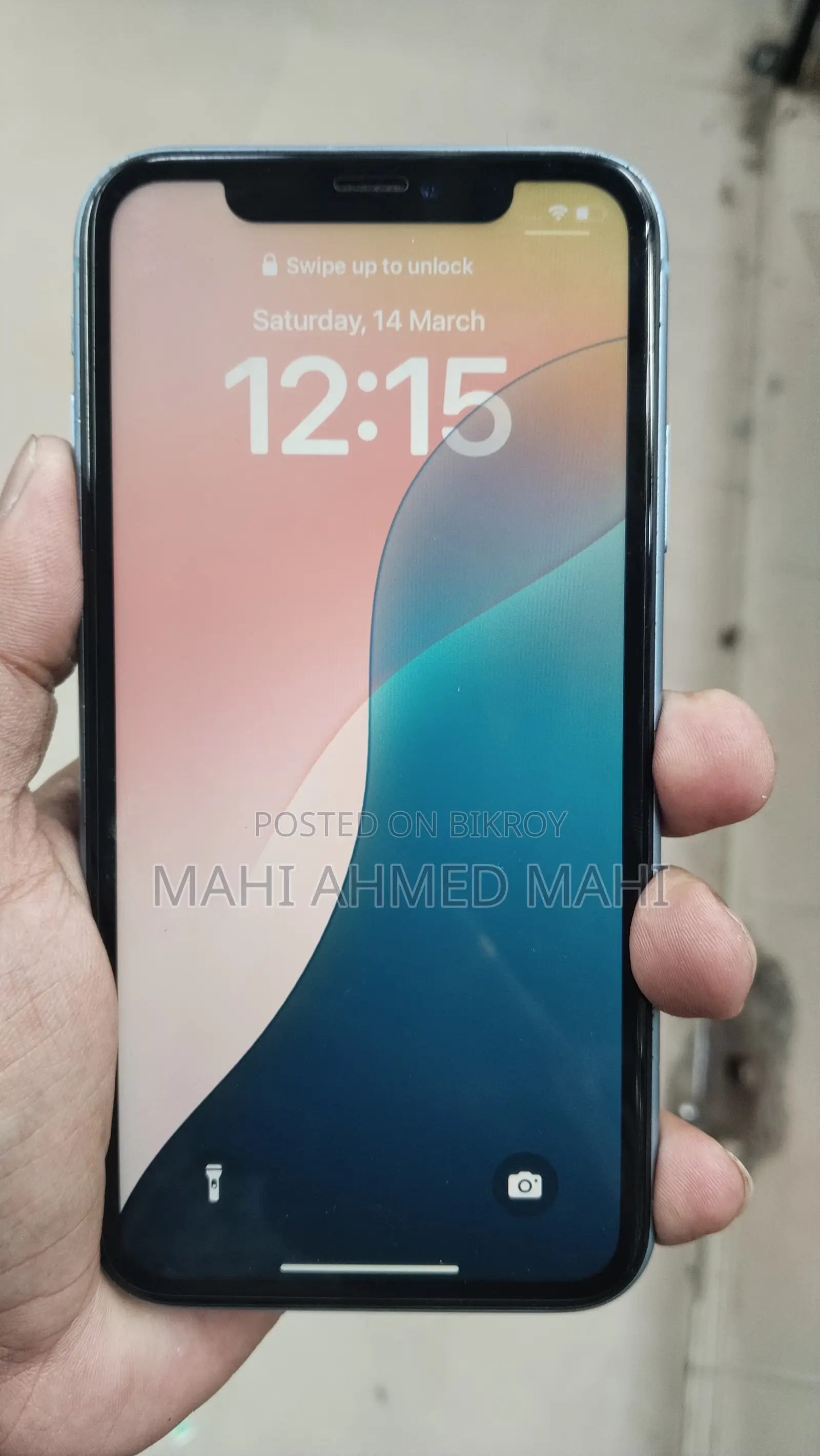 Apple iPhone XR . (Used)