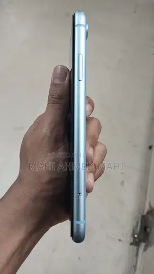 Apple iPhone XR . (Used)