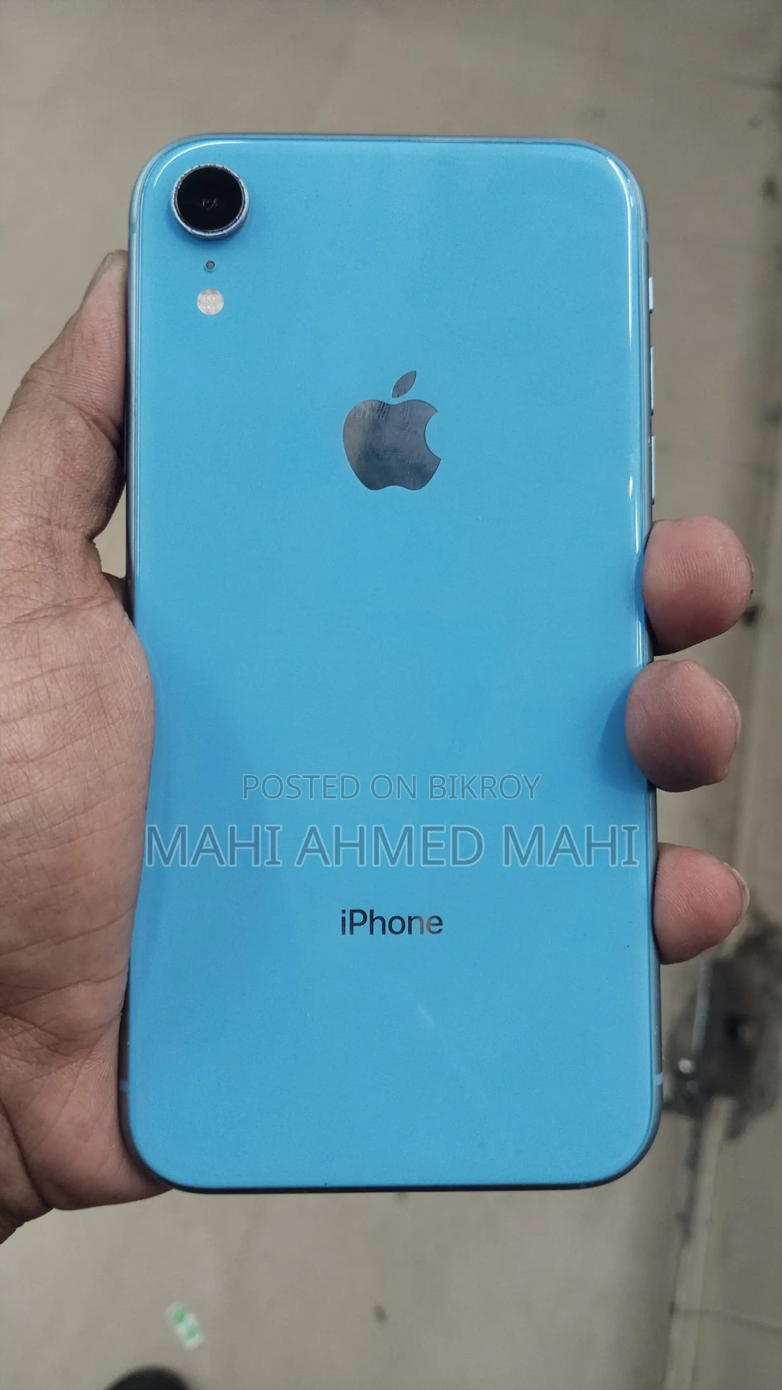 Apple iPhone XR . (Used)