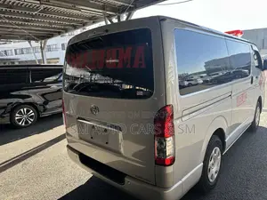 Toyota Hiace Ambulance GL 4 Camera 2021