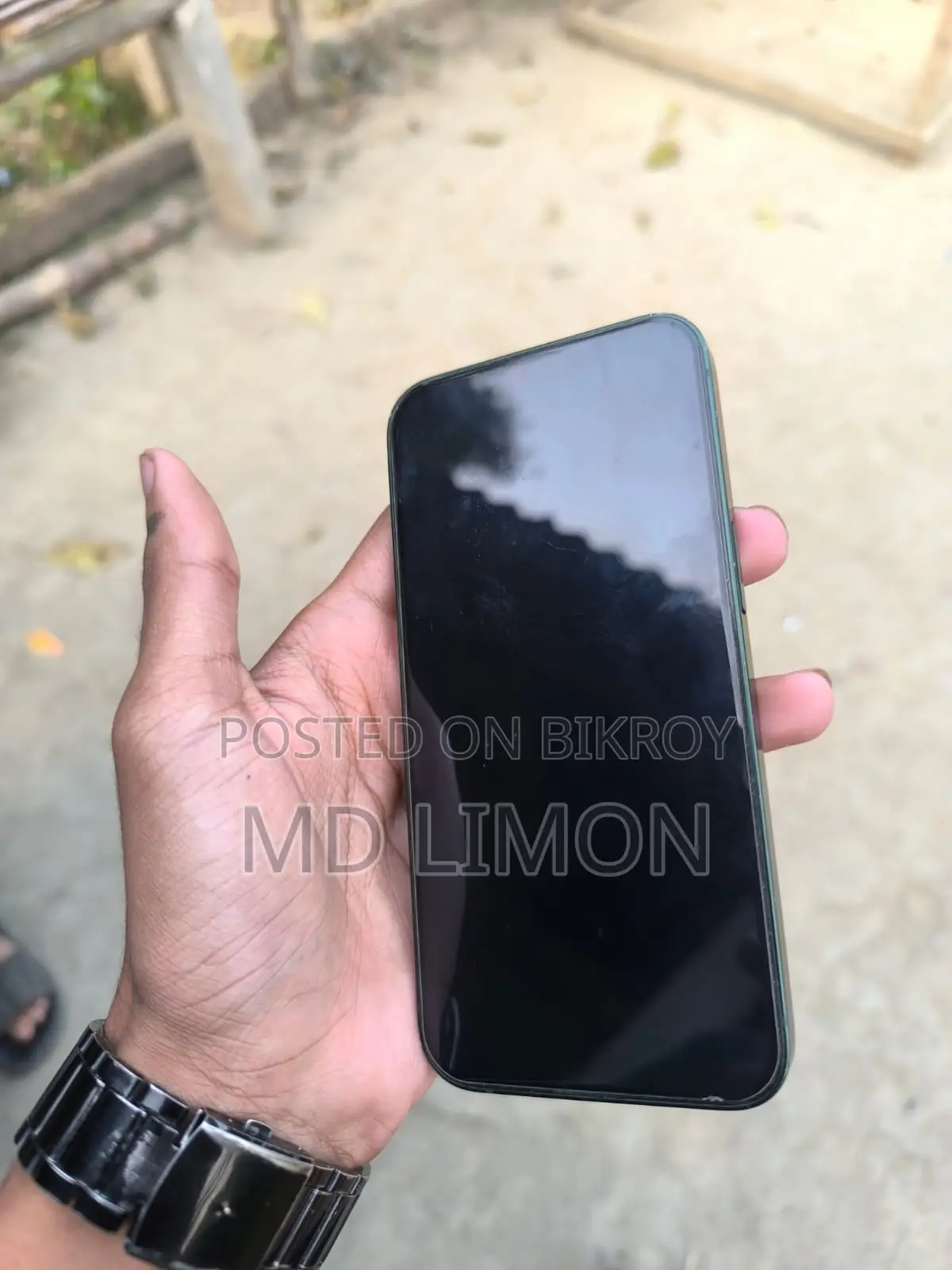Apple iPhone 13 (Used)