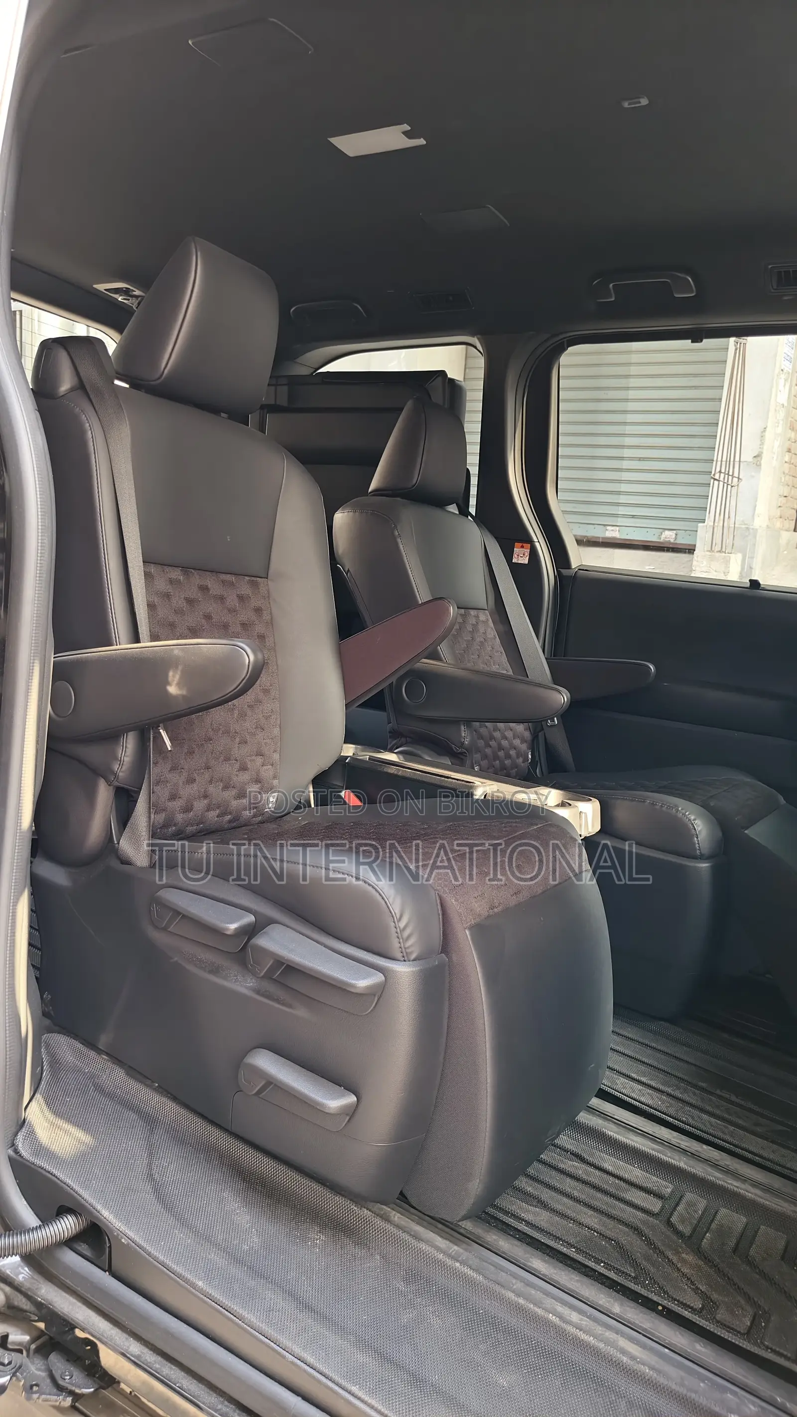 Toyota Voxy SZ PACKAGE HYBRID. 2023