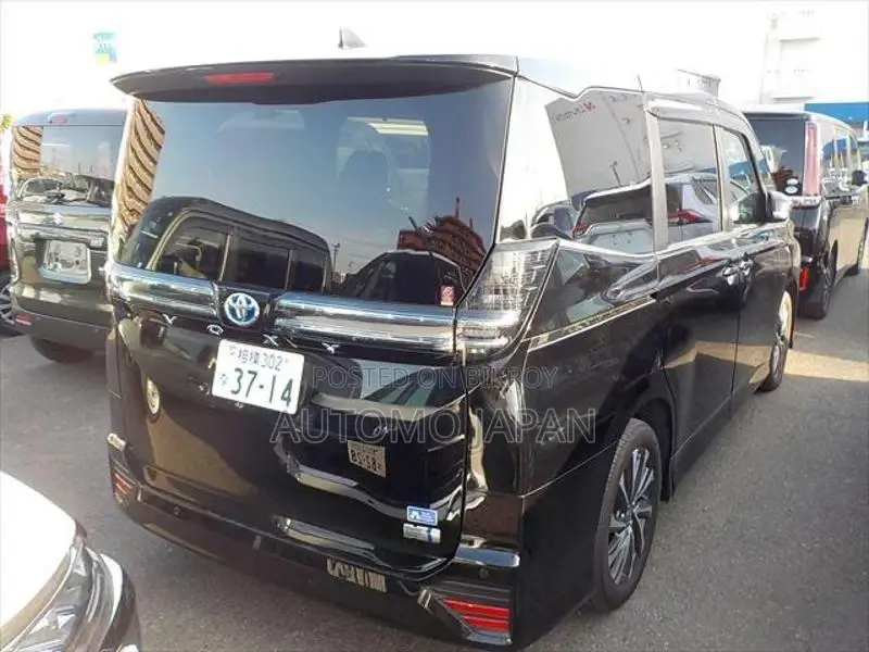 Toyota Voxy SZ 2022