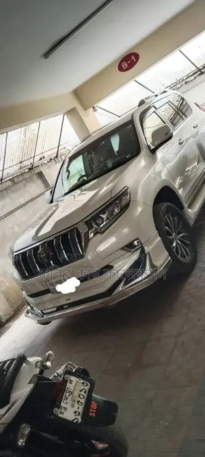 টয়োটা প্রাডো টিএক্স ২০১৮
