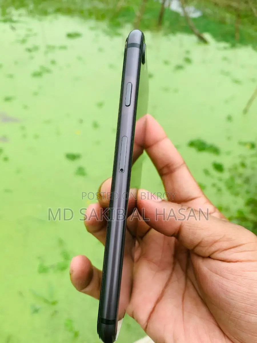 Apple iPhone 8 (Used)