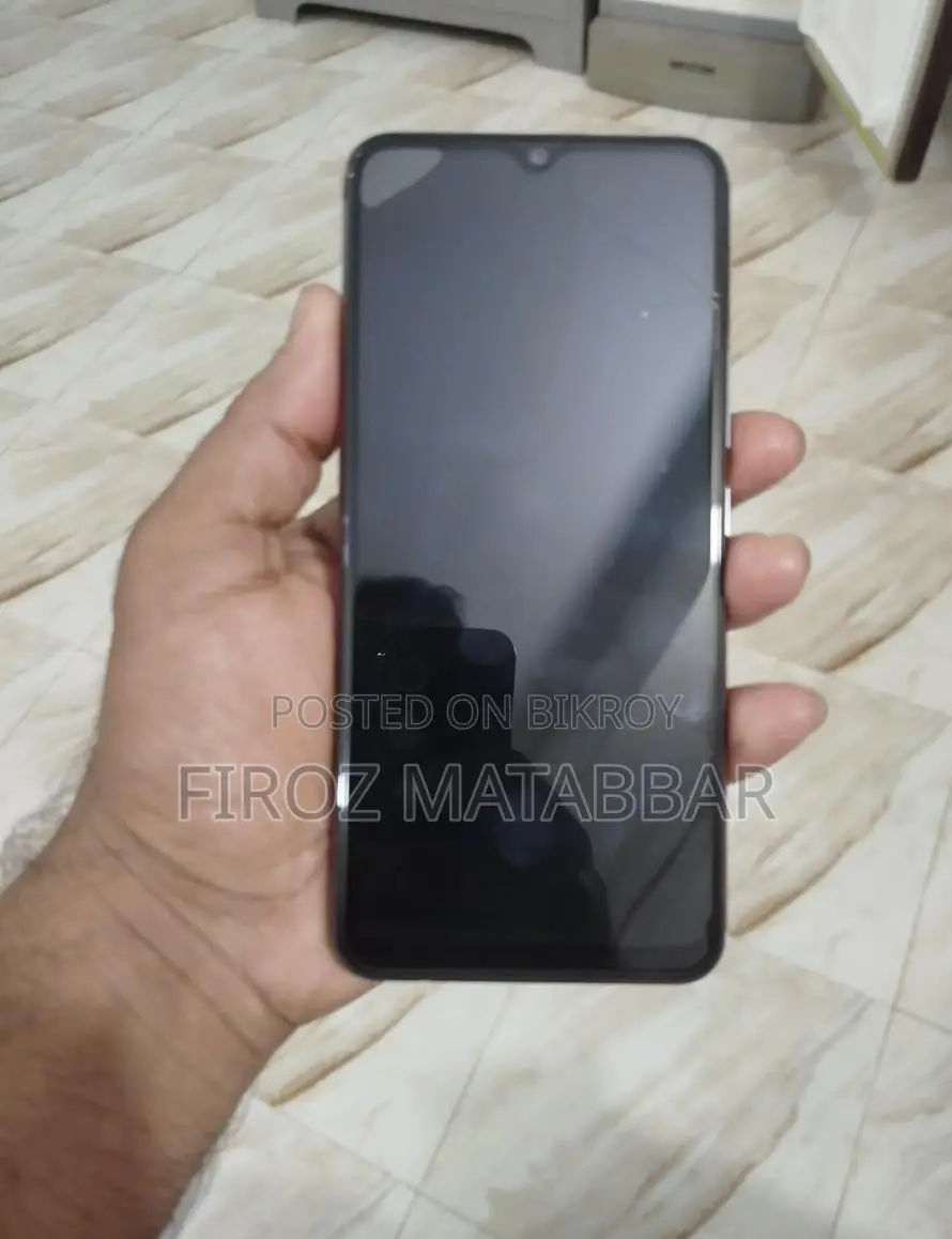 Vivo V20 . (Used)