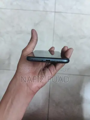 Apple iPhone 11 (Used)