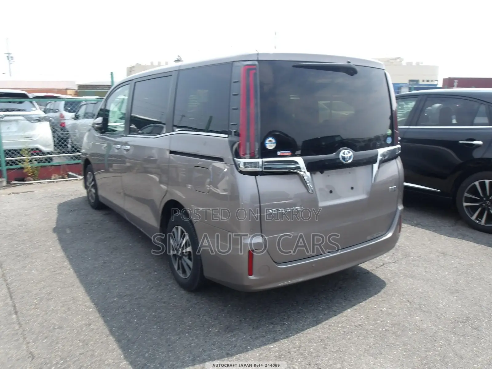 Toyota Esquire Hybrid Gi Brown 2020