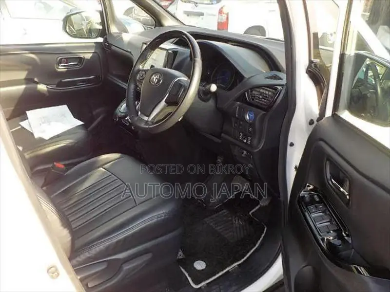 Toyota Noah Si WXB 3 2021