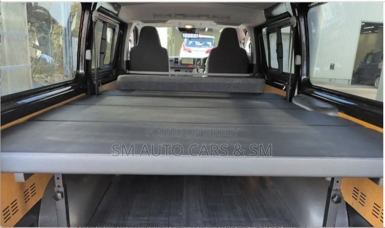 Toyota Hiace GL Black Dual AC 2021