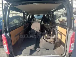 Toyota Hiace GL Black Dual AC 2021