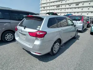 Toyota Fielder Non Hybrid EX Silver 2020