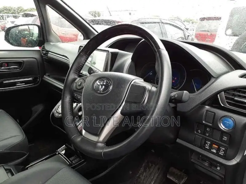 Toyota Esquire Hybrid GI Premium 2021