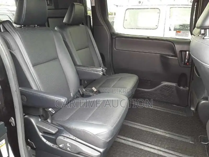 Toyota Esquire Hybrid GI Premium 2021