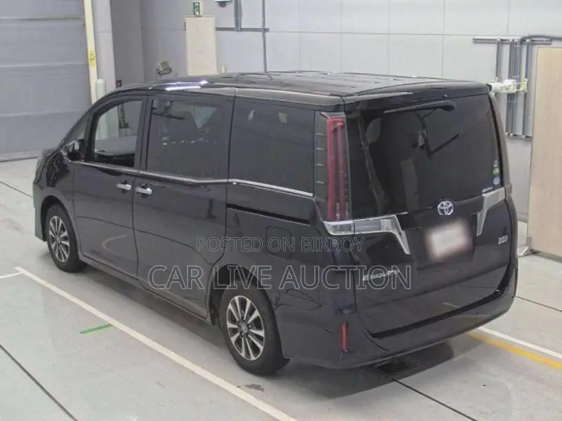 Toyota Esquire Hybrid GI Premium 2021