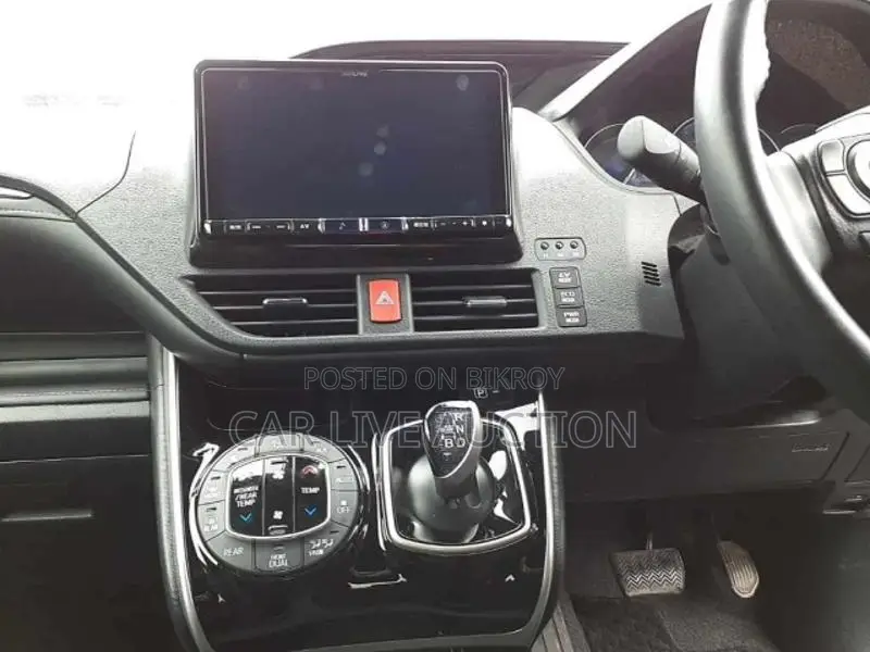 Toyota Esquire Hybrid GI Premium 2021