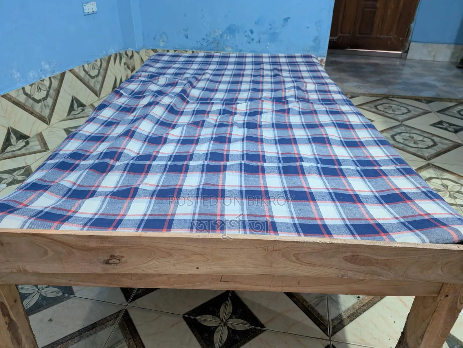 Bedstead + 2 Mattresses