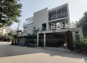 গুলশানে ৪ বেডরুমের বাড়ি বিক্রয়