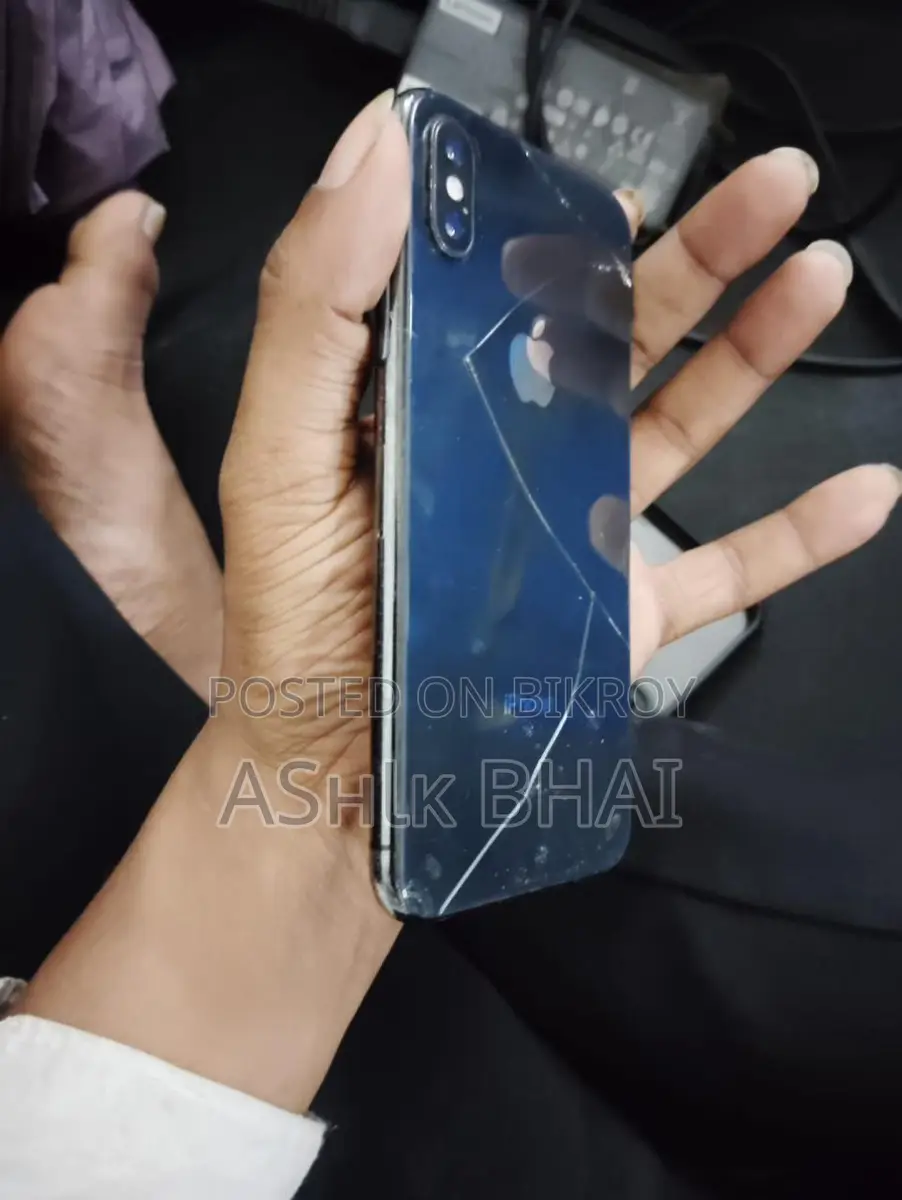 Apple iPhone X (Used)