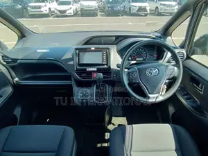 Toyota Noah X-SMART NON HV 2020