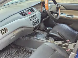 Mitsubishi Lancer GLS 2003