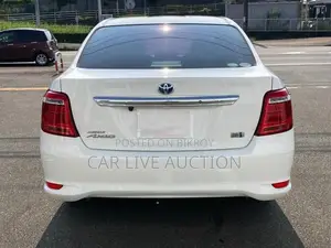 Toyota Axio Hybrid EX readystock 2020