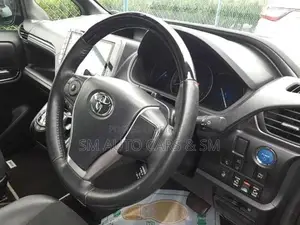 Toyota Esquire Hybrid Gi Premium 2021