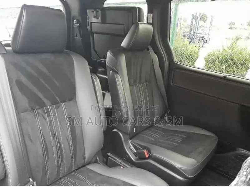 Toyota Esquire Hybrid Gi Premium 2021