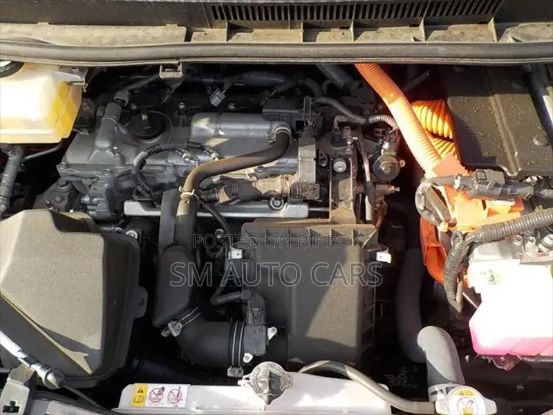 Toyota Esquire Hybrid Gi Premium 2021