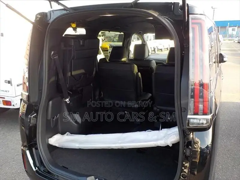 Toyota Esquire Hybrid Gi Premium 2021