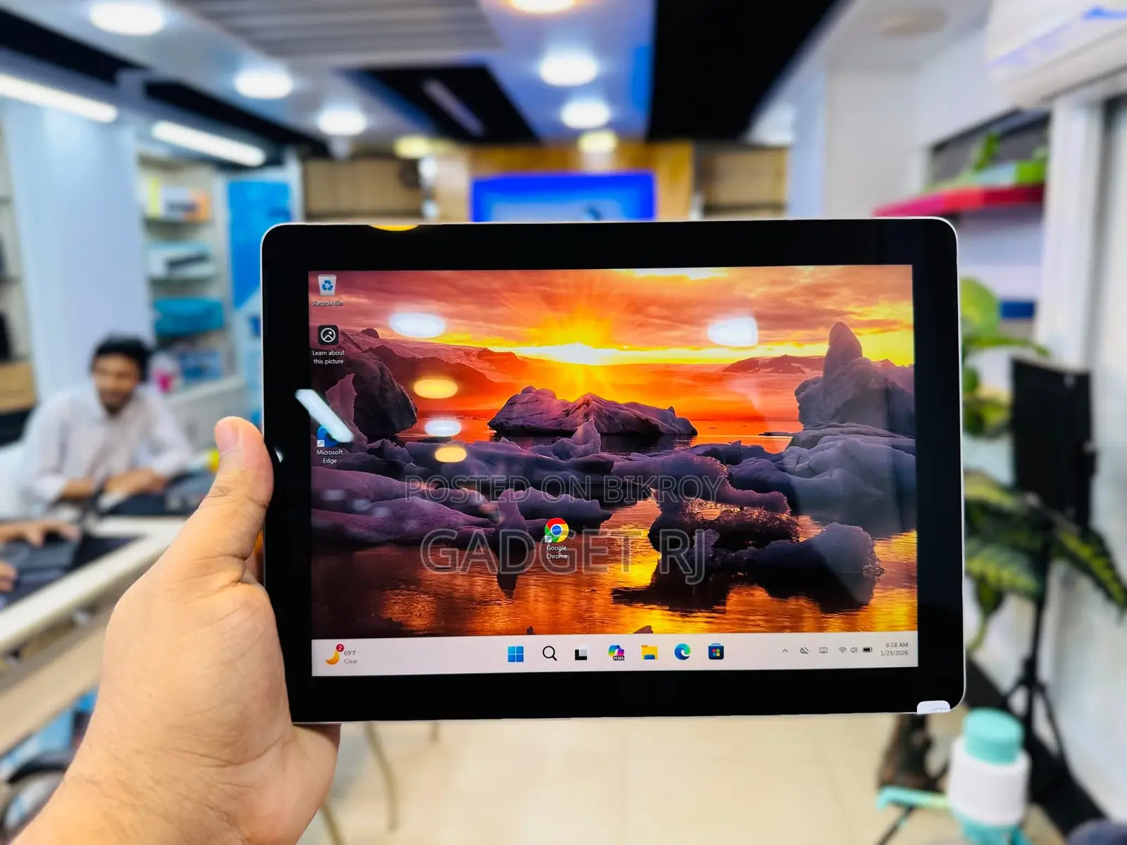বাজেট ফ্রেন্ডলি ল্যাপটপ Microsoft Surface Go