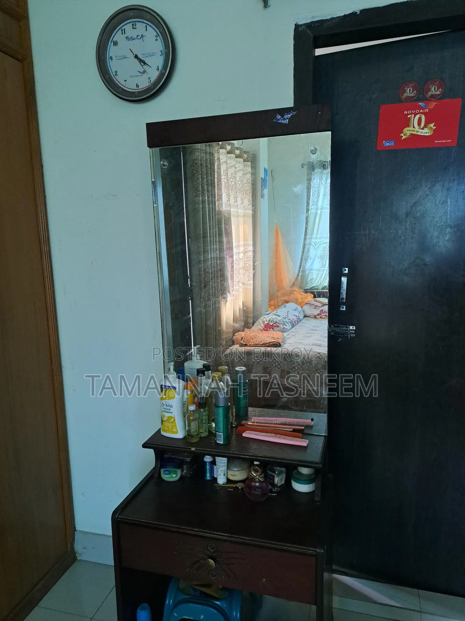 Selling Otobi Dressing Table