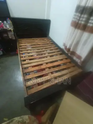 A bed for sale. 4/7 feet