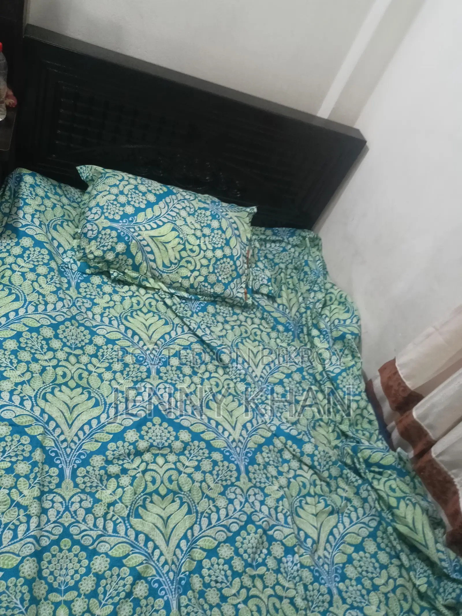 A bed for sale. 4/7 feet