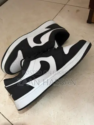 Nike ব্র্যান্ডের জুতো