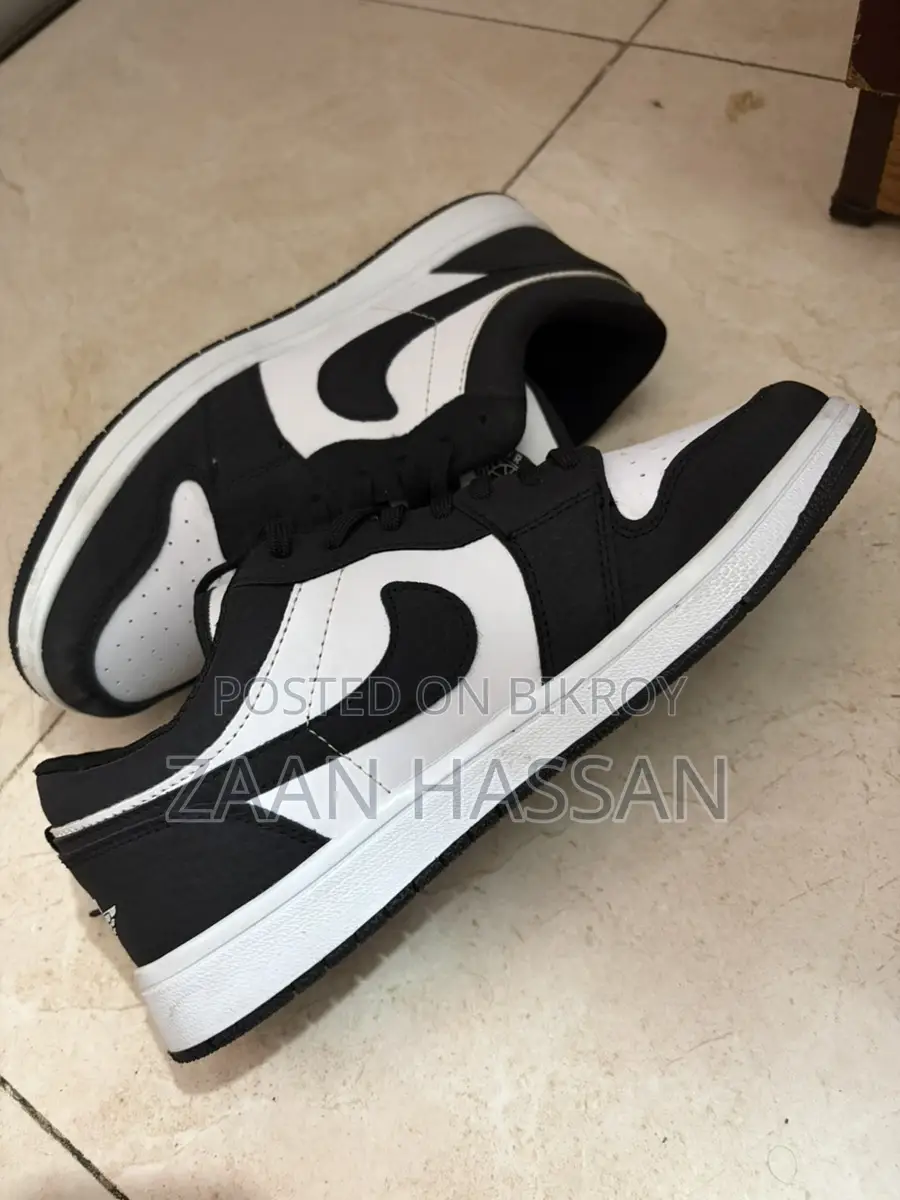 Nike ব্র্যান্ডের জুতো