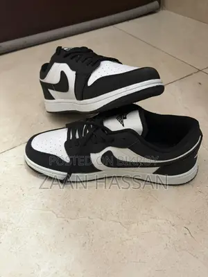 Nike ব্র্যান্ডের জুতো