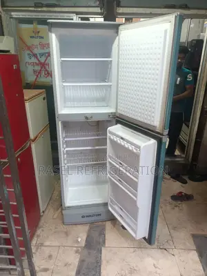 রানিং 213 লিটার ওয়ালটোন ফিরিজ বিক্রি করা হবে। 1 মাস কমপেসার ওয়ারেন্টি।