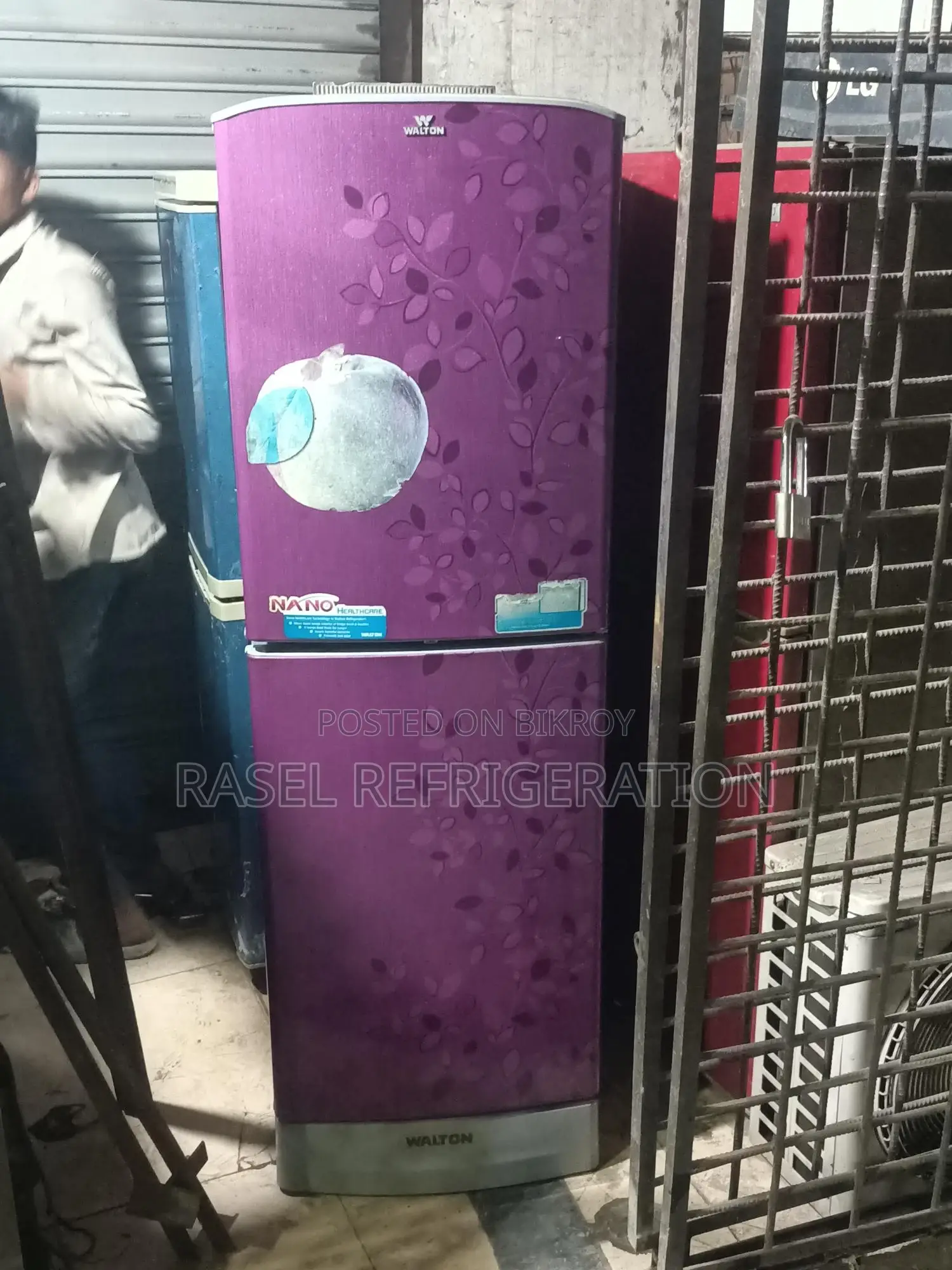 রানিং 213 লিটার ওয়ালটোন ফিরিজ বিক্রি করা হবে। 1 মাস কমপেসার ওয়ারেন্টি।