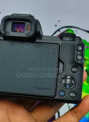 EOS M50 With EF-M 15-45mm IS STM Full