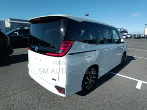 Toyota Noah Hybrid SZ Pearl New 2023