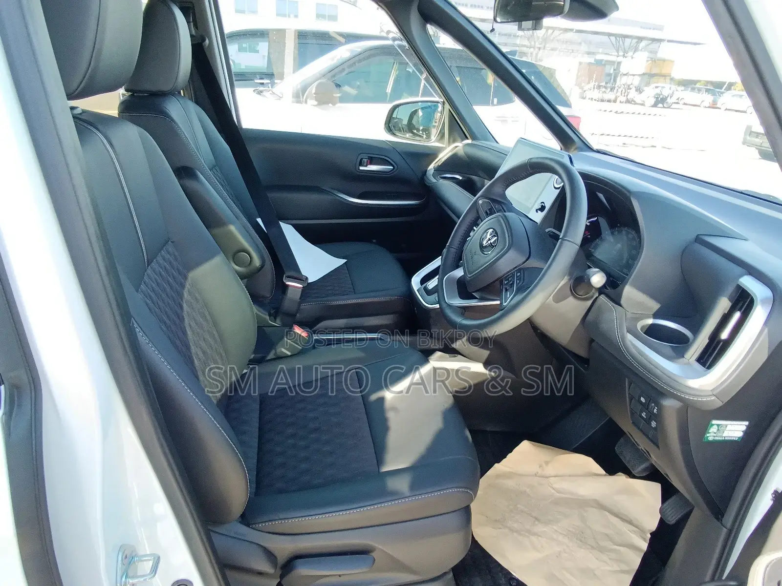 Toyota Noah Hybrid SZ Pearl New 2023