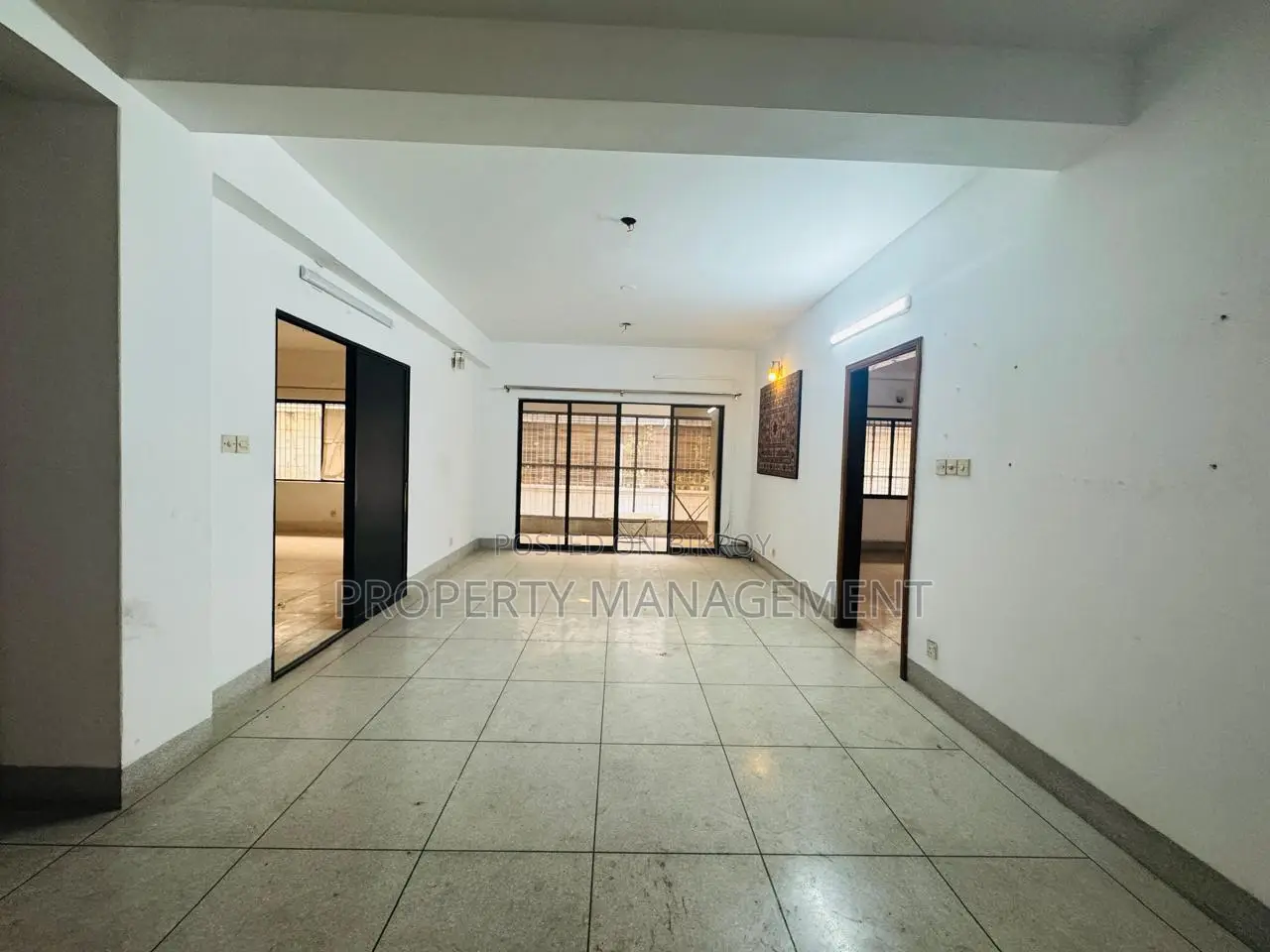 Office for rent 2500 sft nice apartment and good location