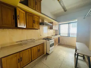 Office for rent 2500 sft nice apartment and good location